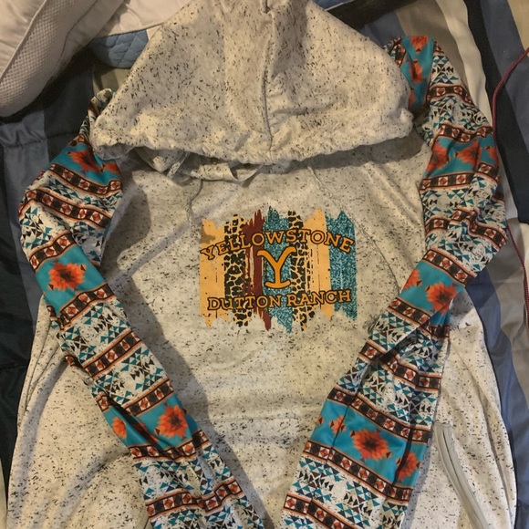Yellowstone hoodie - Picture 1 of 4